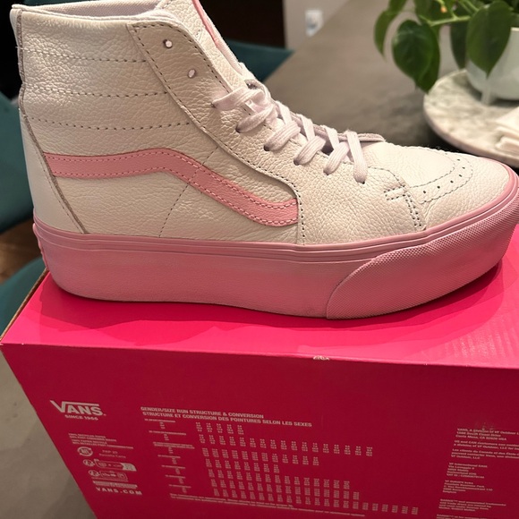 Limited Edition - Barbie x Vans White & Pink High-Top Sneakers in original box - Picture 7 of 12